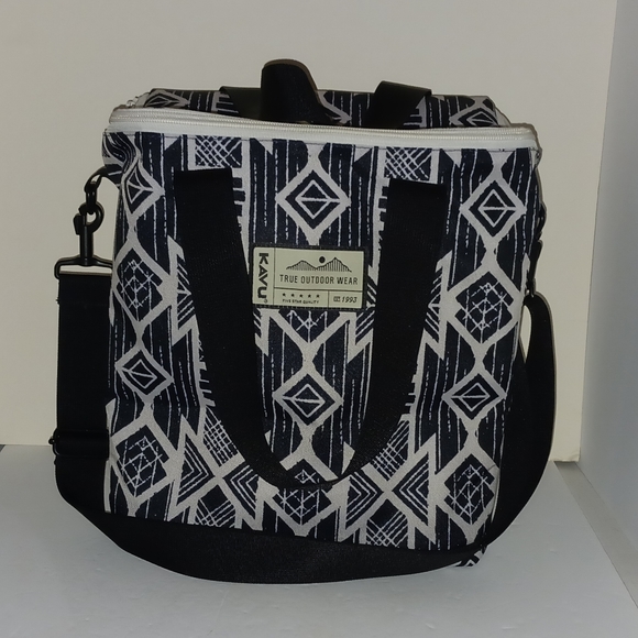 Kavu Bags Kavu Carbon Tribal Xl Takeout Tote Nwot Poshmark